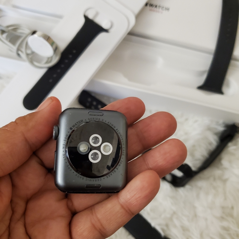 🛑SOLD🛑Apple Watch Series 3 - Picture 7 of 9